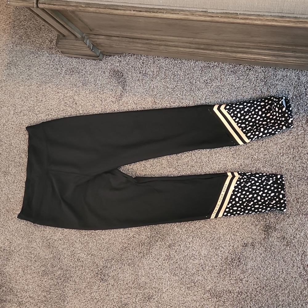 Sarah's Day x White Fox High waisted, “listen to your body” leggings xl
